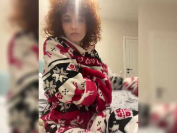 HoneyCherry bongacams stream image