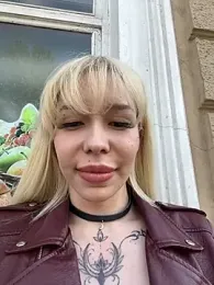 babydolll stripchat stream image