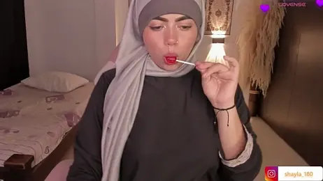 shayla_18 stripchat stream image